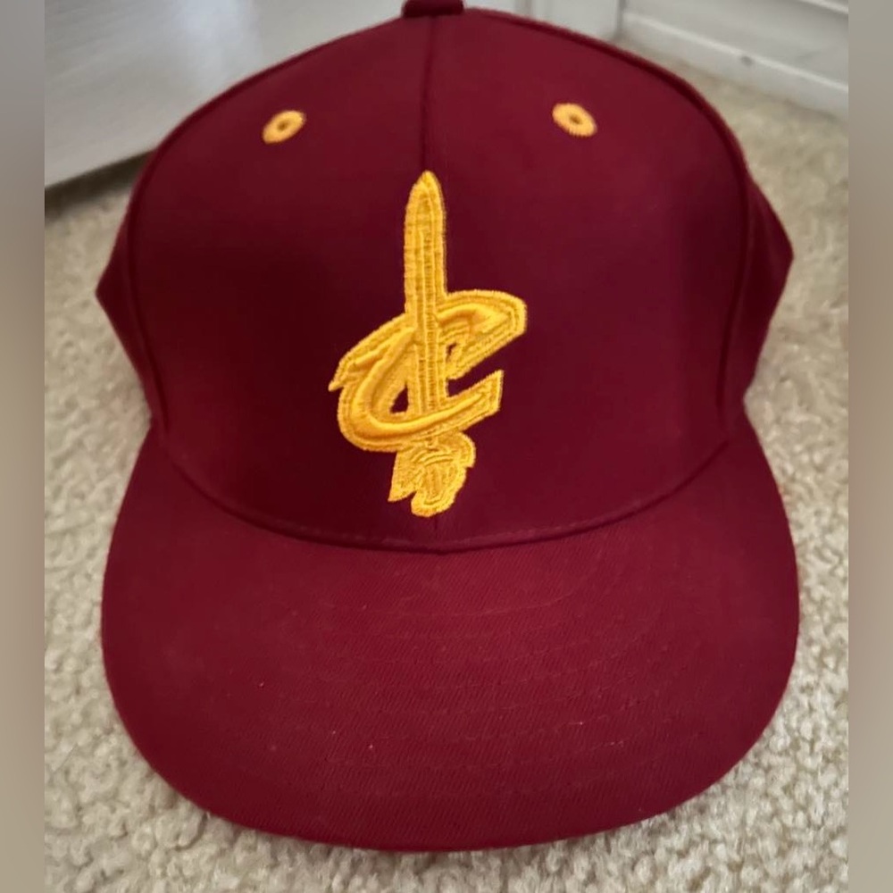 Adidas Cleveland Cavaliers fitted Hat 6 7/8 - 7 1/4